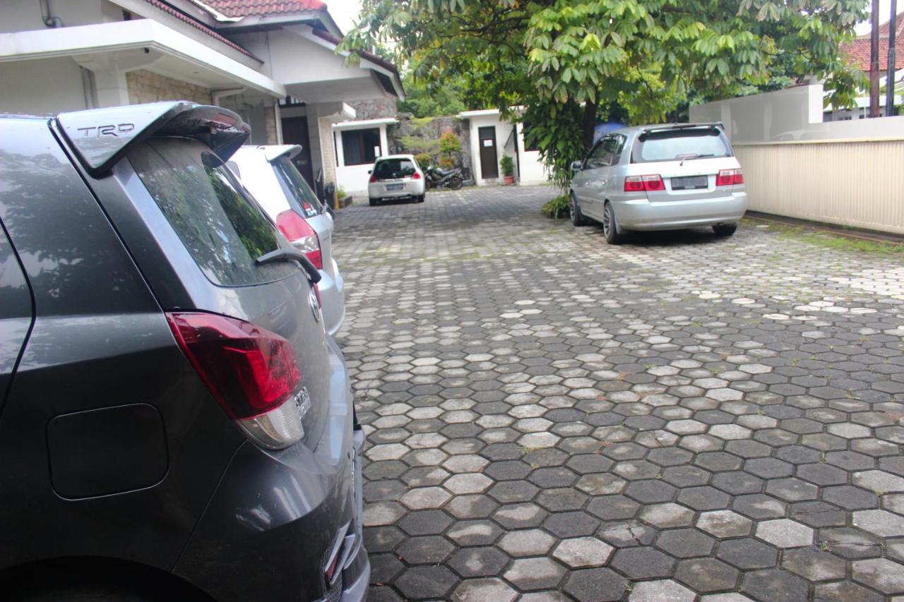 Hotel Graha Kinasih Kotabaru Yogyakarta Dış mekan fotoğraf