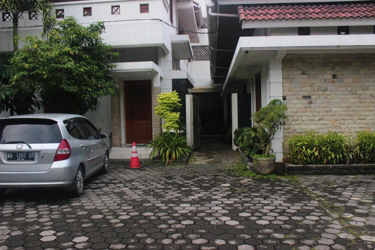Hotel Graha Kinasih Kotabaru Yogyakarta Dış mekan fotoğraf